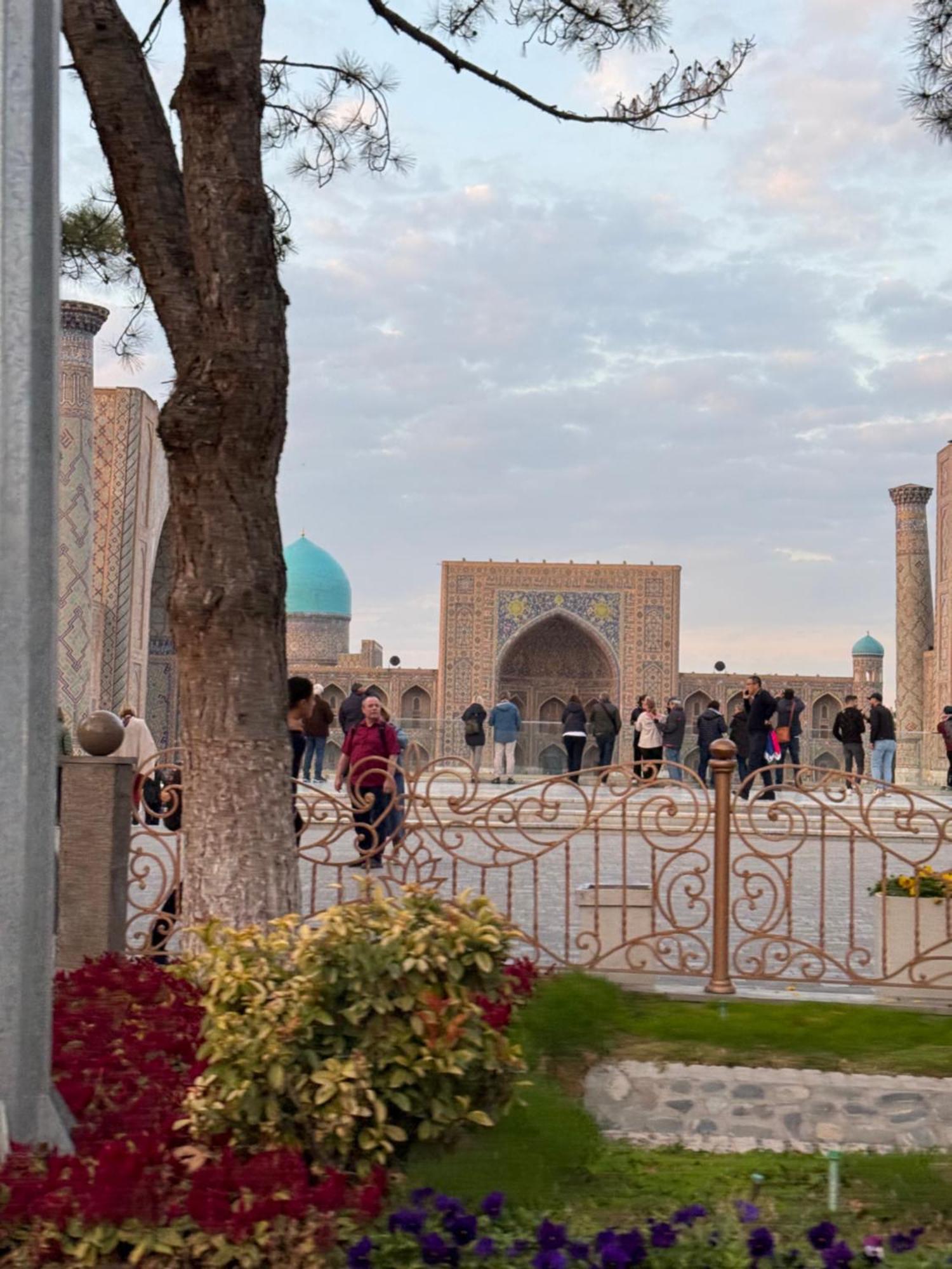 Salomat Guest House Samarkand Exteriör bild